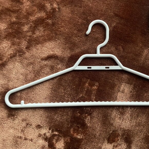 One Hundred White Plastic Hangers - Picture 1 of 2